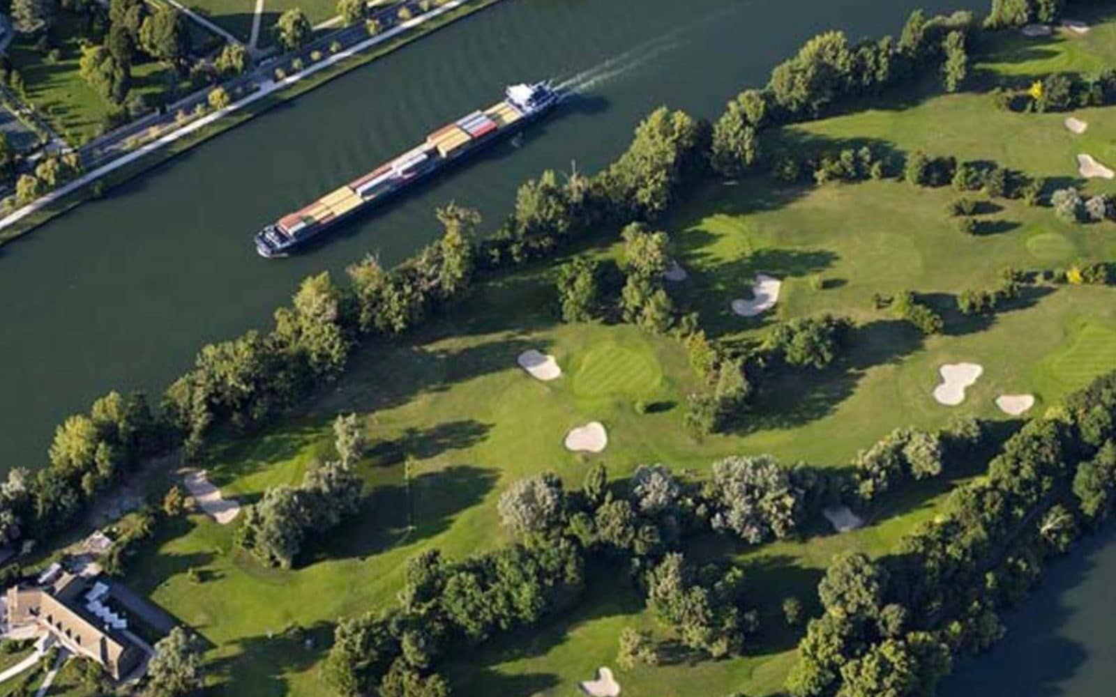 Ile Fleurie Golf course