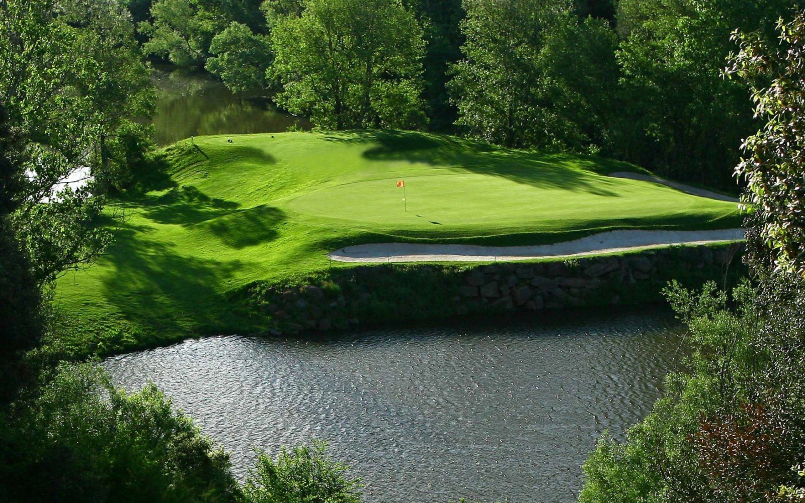 Golf Domaine de Saint Endréol - Golf in Provence, Spa and wellbeing