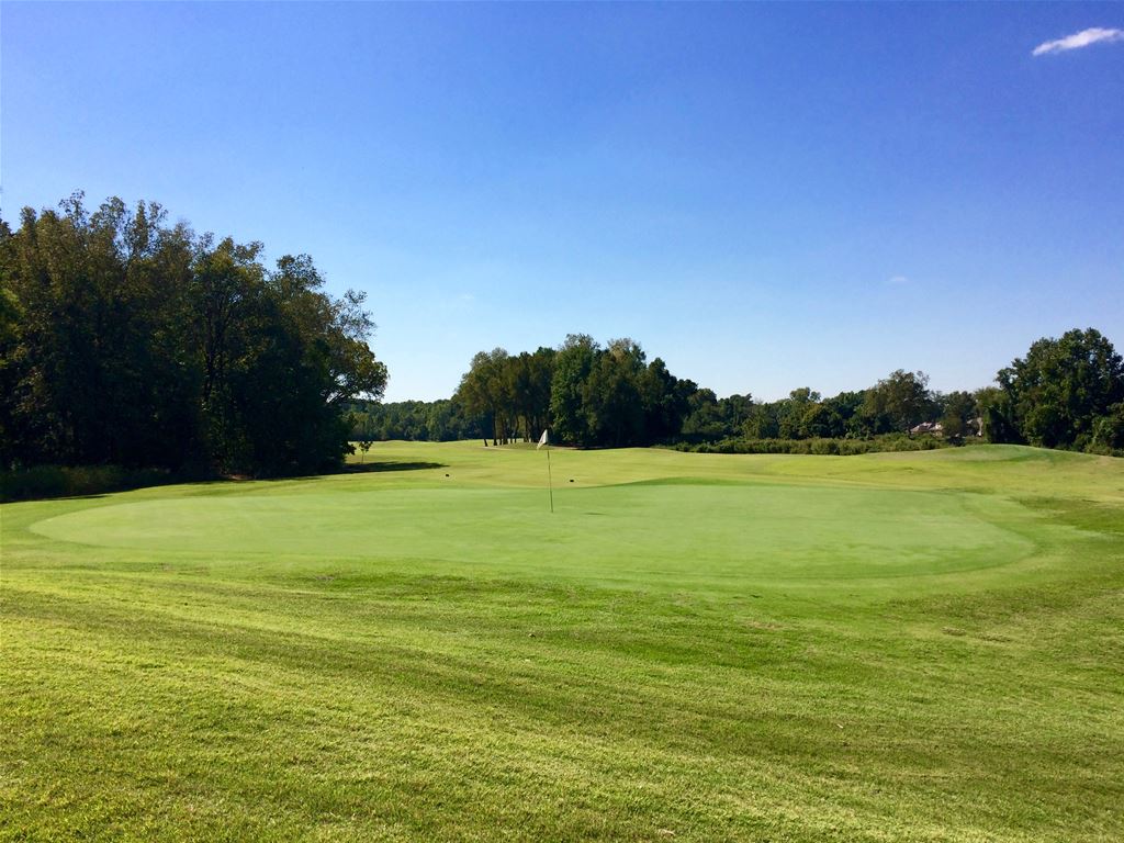 Kirkwood National Golf Club & Cottages, golf near Holly Springs, MS