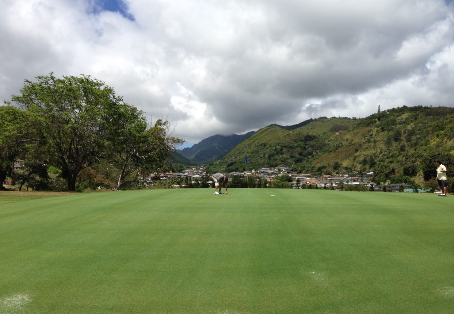 Moanalua Golf Club 9 hole golf in Honolulu Hawaii Moanalua Golf Club 9 hole golf in Honolulu Hawaii