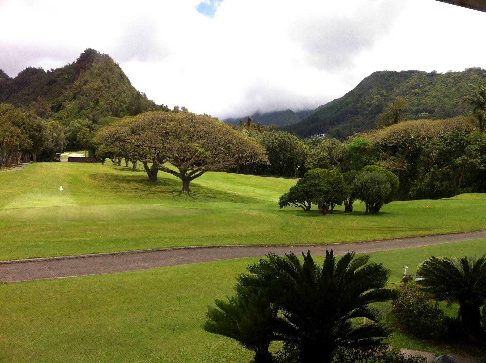 Oahu Country Club, Private golf in Hawaii overlooking Honolulu
